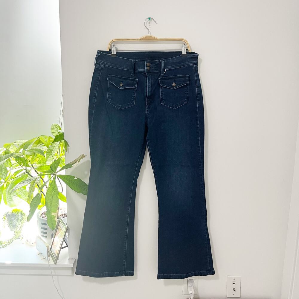 Gap '70s Flare High Rise Blue Jeans Size 16